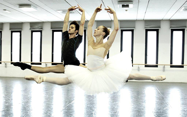 foto_3_Virna Toppi e Claudio Coviello prove in sala ph Brescia e Amisano Teatro alla Scala (8)