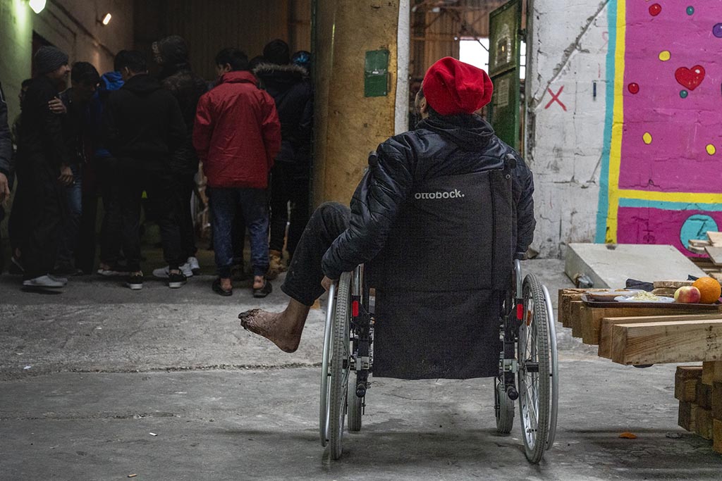 I respingimenti hanno conseguenze molto gravi. Alì è stato costretto a camminare per 40km scalzo nella neve, ora ha i piedi in necrosi.