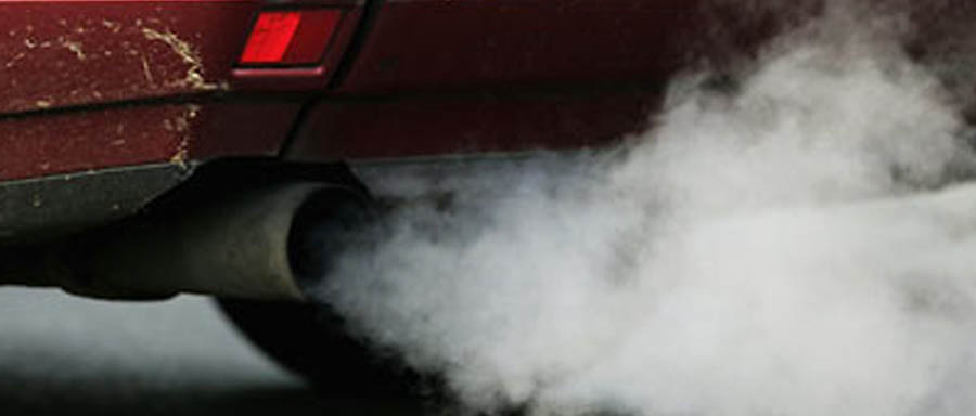 BERLIN - FEBRUARY 07:  An vehicle's exhaust pipe releases fumes on February 7, 2007 in Berlin, Germany. The European Commission announced new carbon dioxide (CO2) targets for car makers which the European Automobile Manufacturers Association said it could not agree with, stating they are "unbalanced and damaging to the European economy in terms of wealth, employment and growth potential."  (Photo by Andreas Rentz/Getty Images)