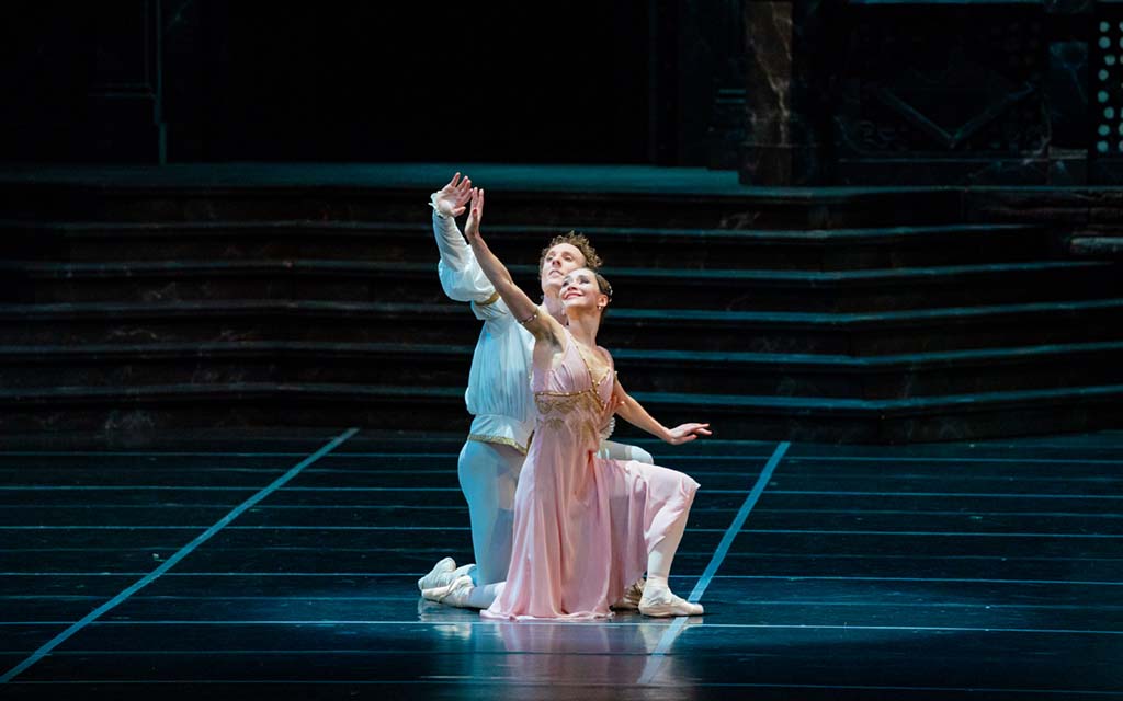 foto_1_Remi_Wörtermeyer_Anna_Ol_ppd_balcone_atto_1_Ph_Altin_Kaftira