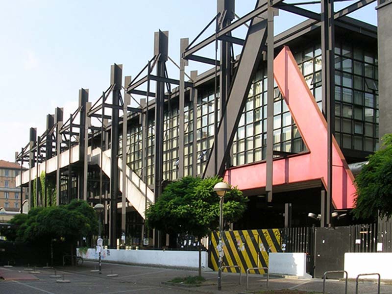 VISTA DEL FRONTE LUNGO VIA AMPERE DELLA FACOLTA’ DI ARCHITETTURA