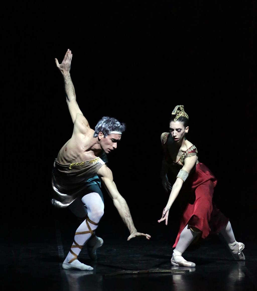 Gabriele Corrado (Endimione) e María Celeste Losa (Diana) nel prologo.