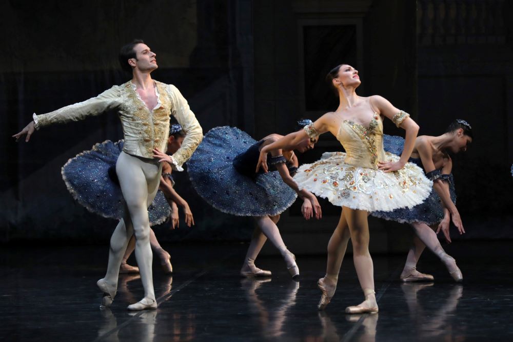 foto_11_Marco Agostino, Martina Arduino e le soliste in «Paquita»