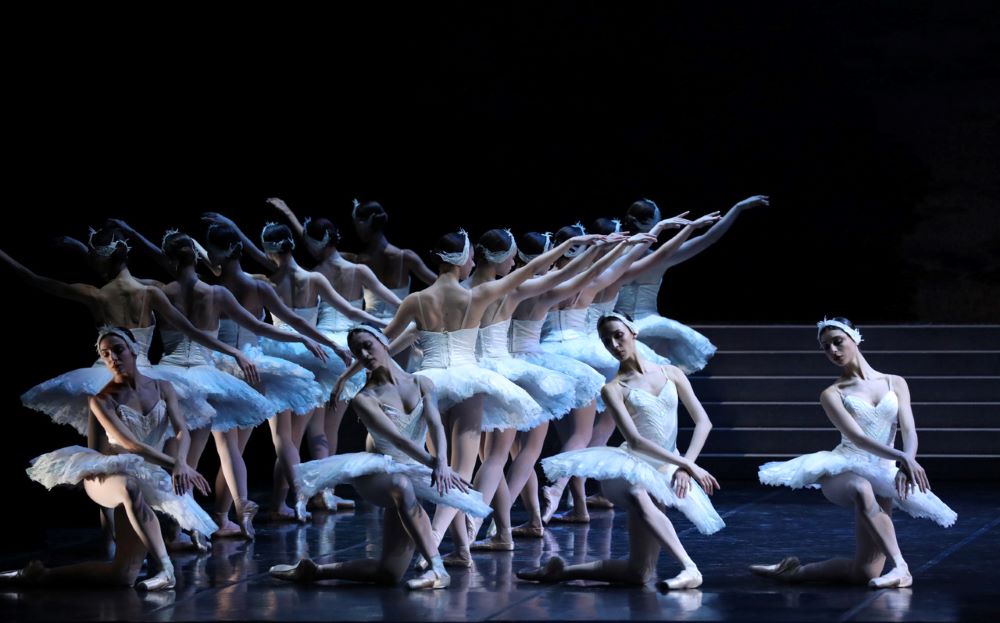 foto_7_Il corpo di ballo nel «Lago dei cigni»