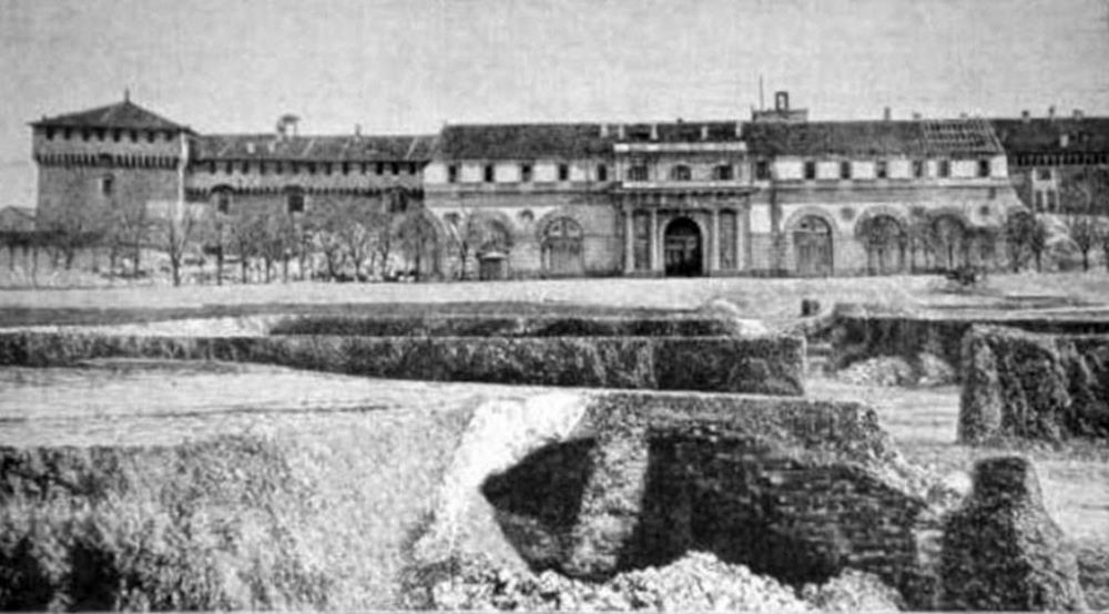 358a685581_castello-sforzesco-demolizioni-mura-esterne-e-vecchio-ingresso-1024x567